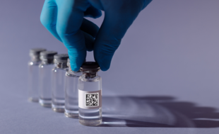 Kontrolle von DataMatrix-Codes OCV auf medizinischen Fläschchen